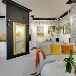 아파트 Luxandjoy